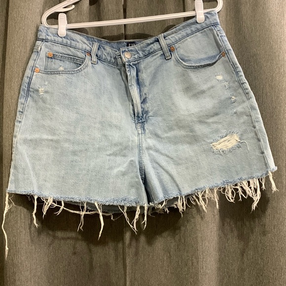 The Gap Mom Shorts - Picture 1 of 2